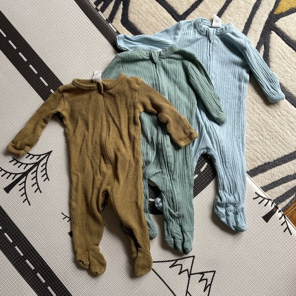 Lot of Kate Quinn 0-3 month clothing - Picture 4 of 6